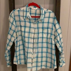 Plaid lightweight button down shirt